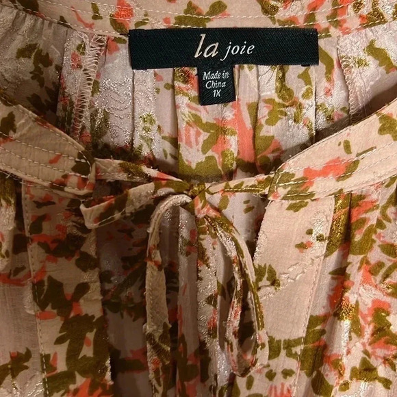La Joie Raglan-Sleeve Blouse plus size 1X in floral - Picture 6 of 6